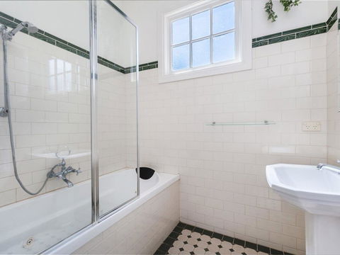 Beauvais - Accommodation Bookings 1