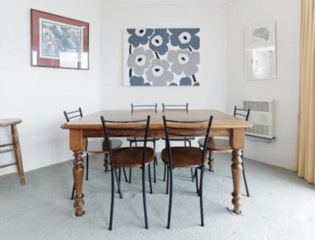 Beehive 14 - Accommodation Bookings 2