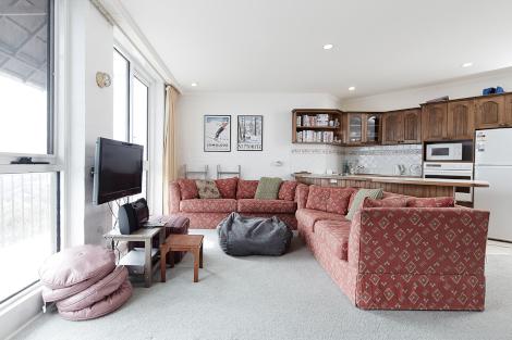 Beehive 14 - Accommodation Bookings 0