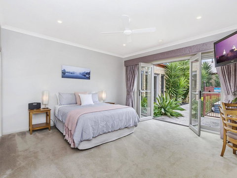 BEL MIREN - SARAH LOUISA - Accommodation Bookings 1