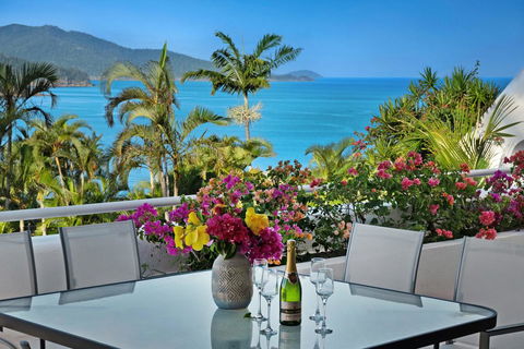 Bella Azure Two Bedroom Two Bathroom Spacious Ocean-view Apartment With Golf Buggy - Accommodation Bookings 0