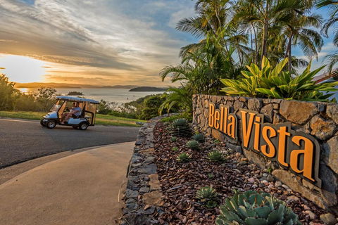 Bella Azure Two Bedroom Two Bathroom Spacious Ocean-view Apartment With Golf Buggy - Accommodation Bookings 3