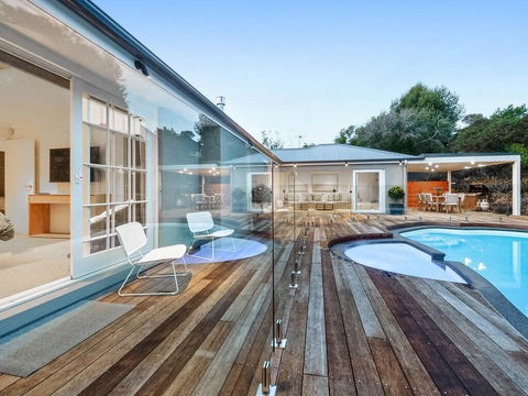 Bella Casa - Luxury Boutique Holiday Home With Heated Pool! - Accommodation Bookings 2
