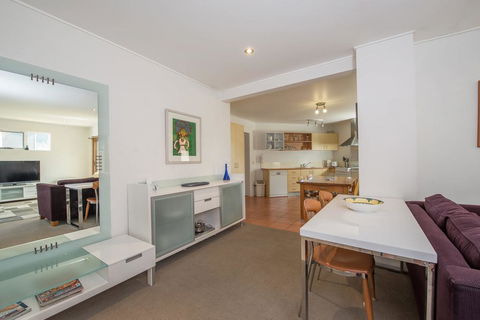 Beloka Close - Modern, Spacious, And Pet Friendly Accommodation - Accommodation Bookings 1