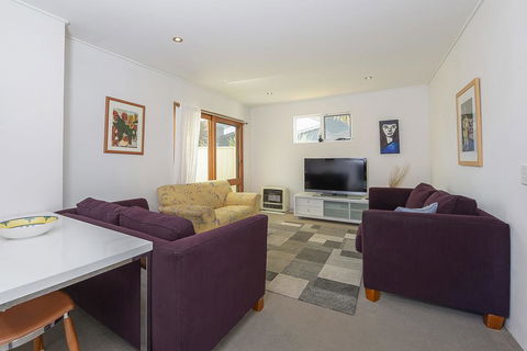 Beloka Close - Modern, Spacious, And Pet Friendly Accommodation - Accommodation Bookings 2