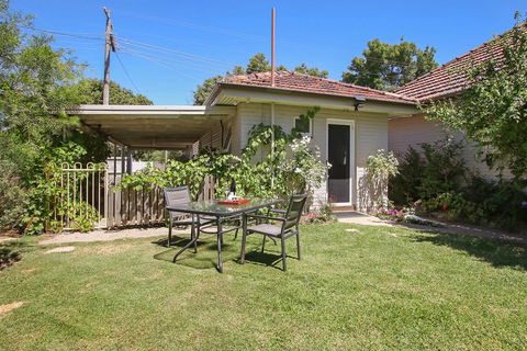 Benson House & Benson Lodge - Accommodation Bookings 3