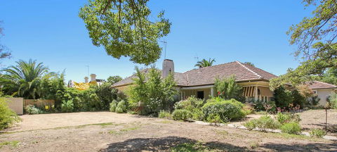 Benson House & Benson Lodge - Accommodation Bookings 1