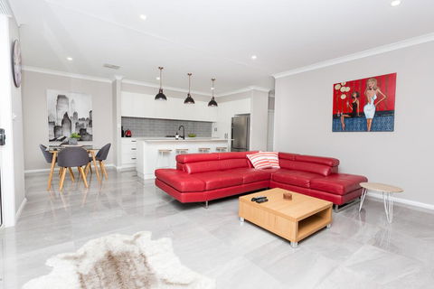 Best Central Wagga Townhouse - Accommodation Bookings 0