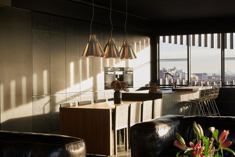 Birdcage Penthouse Luxury Melbourne Ultra Modern Industrial Chic - Accommodation Bookings 3