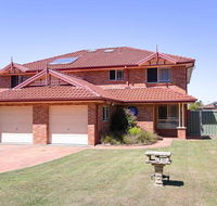 Blue Bay 83a Rocky Point Road - Foxtel  air conditioning downstairs
