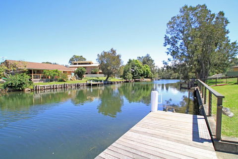 Blue Lagoon - Waterfront - Accommodation Bookings 0