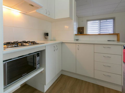 Blue Water Retreat - Downstairs - Accommodation Bookings 1