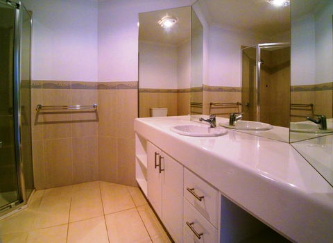 Boardwalk Apartment 6 - Accommodation Bookings 3