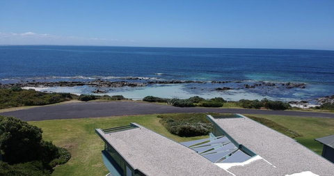 Boathouse - Nearly In The Water And Wonderful Views - Accommodation Bookings 0