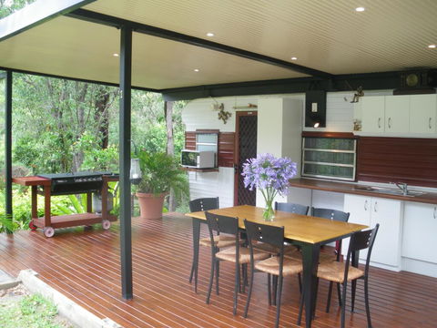 BoBRENE On Tamborine Nude Retreat - Cosy Chalet - Accommodation Bookings 2