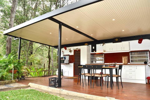 BoBRENE On Tamborine Nude Retreat - Cosy Chalet - Accommodation Bookings 1