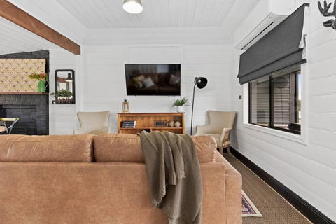 The Miners Cottage - Portland - Accommodation Bookings 1