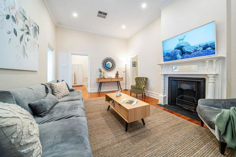 Waratah Cottage 1910 - Boutique - Accommodation Bookings 2