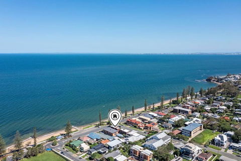 Waterfront Bliss In Margate - 30 Min From Brisbane - Accommodation Bookings 3