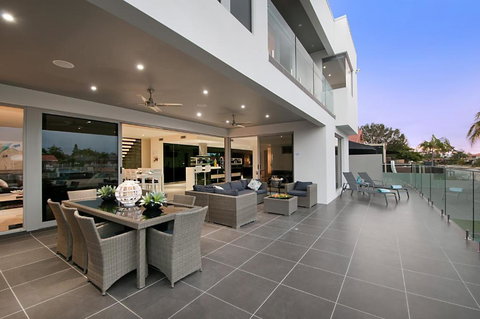 Waterfront Splendour - Accommodation Bookings 0