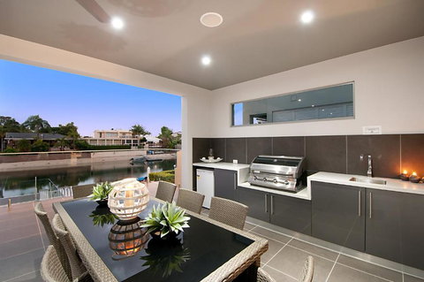 Waterfront Splendour - Accommodation Bookings 1