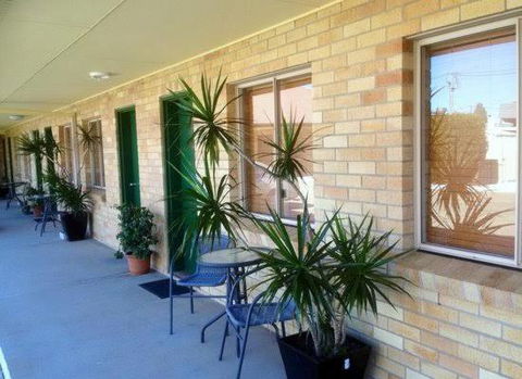 Windsor Hotel Miles - Accommodation Bookings 1