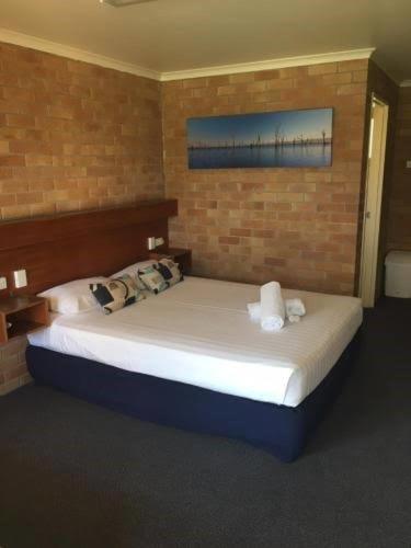 Windsor Hotel Miles - Accommodation Bookings 2