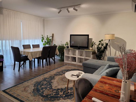 Wollert Ground Floor Apartment- Close To Amenities-Wifi-New Washer & Dryer - Accommodation Bookings 0