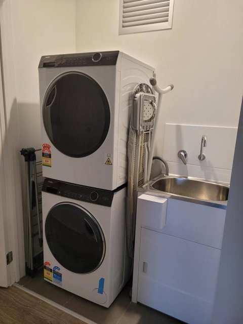 Wollert Ground Floor Apartment- Close To Amenities-Wifi-New Washer & Dryer - Accommodation Bookings 2