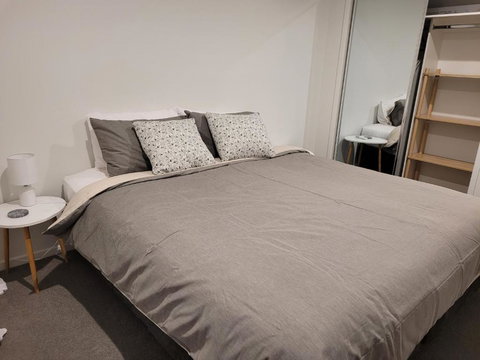 Wollert Ground Floor Apartment- Close To Amenities-Wifi-New Washer & Dryer - Accommodation Bookings 1