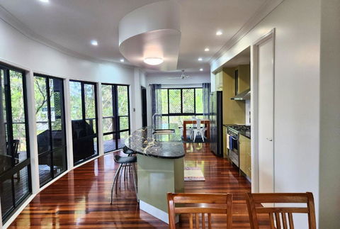 EUROLIE ON HIGH At Kingfisher Bay Fraser Island - Accommodation Bookings 4