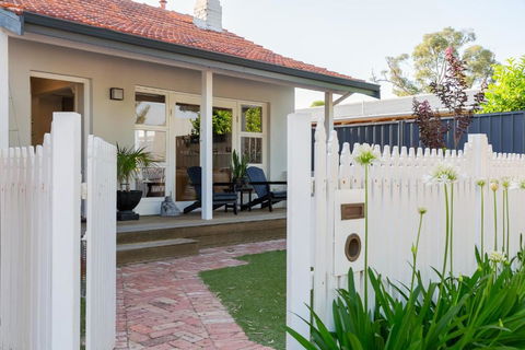 Guildford Cottage By Swan Bnb Management - Accommodation Bookings 0