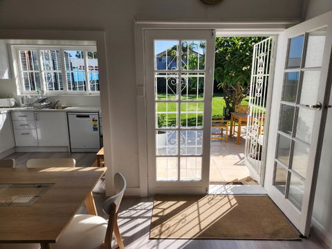 WOW - King Beds, Huge Yard, New Reno, Close To Beach, Private, Level No Stairs - Accommodation Bookings 3