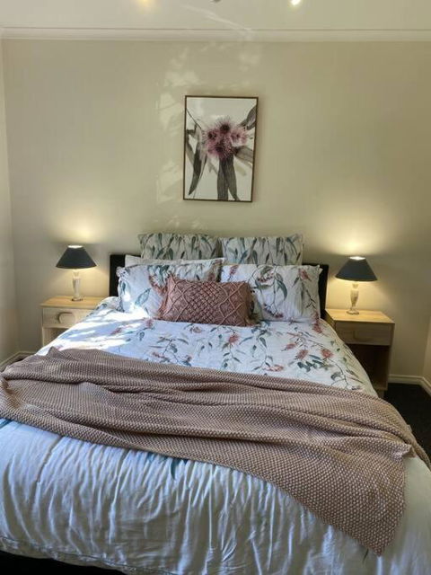 Yarra House - Comfortable 3 Bedroom Home Close To Everything! - Accommodation Bookings 1