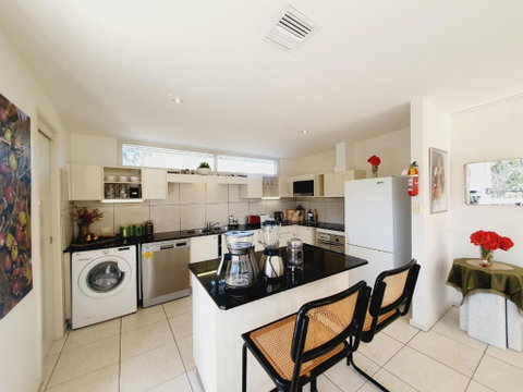 Yarralumla Sunny&open&comfy 3B&2B Home Near By A Lake And Shopping Centre - Accommodation Bookings 2