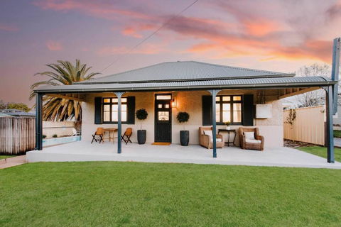 Yarranvale On Gladstone - A Gorgeous Country Abode - Accommodation Bookings 1