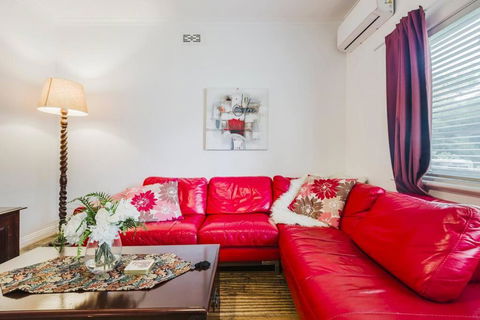 Yarraville Garden Large Home With Yard And Parking - Accommodation Bookings 0