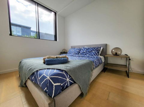 Your Quiet Penthouse With High Ceiling Split Level - Accommodation Bookings 3