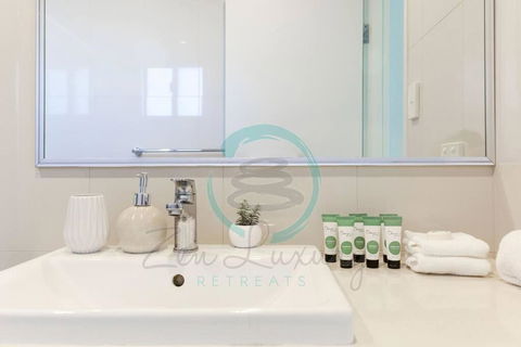 ZEN At ARRAY: 2BR Retreat In CBD - Accommodation Bookings 3