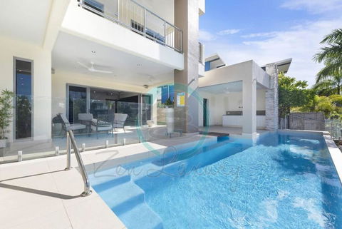 Zen Bayview Bliss: Luxury Marina Mansion - Accommodation Bookings 0