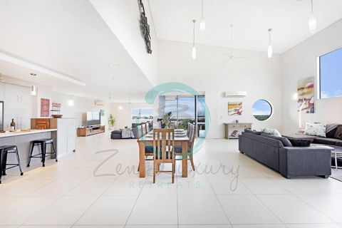 ZEN LUXURY: 2-Story 4-BR Penthouse In Darwin City With Mindal Markets & Harbour Views - Accommodation Bookings 3