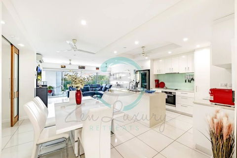 ZEN Tree Blossom: 3-BR Luxury Apt Near Waterfront - Accommodation Bookings 0