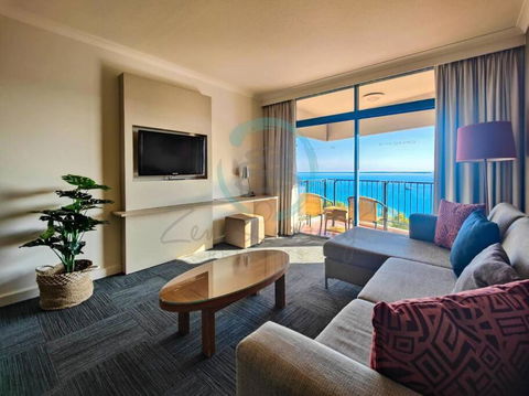 ZEN88 ESPLANADE: 1-BR Top Floor Ocean View Suite - Accommodation Bookings 2