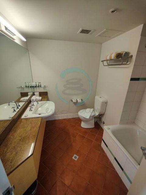 ZEN88 ESPLANADE: 1-BR Top Floor Ocean View Suite - Accommodation Bookings 3