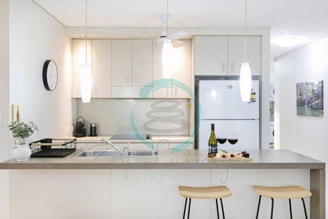 Zen On Stuart: 3-BR Penthouse Pad + Pool + BBQ - Accommodation Bookings 0