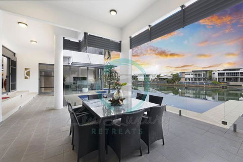 ZenLux: 4BR Bayview Mansion Infinity Pool + Cinema - Accommodation Bookings 3