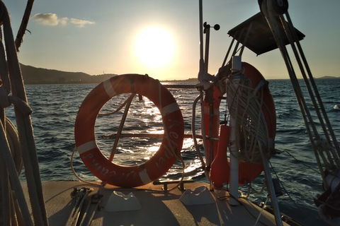 Townsville Small Group Early Morning Sailing Cruise Boat Tour Charter Hire - Accommodation Bookings 0