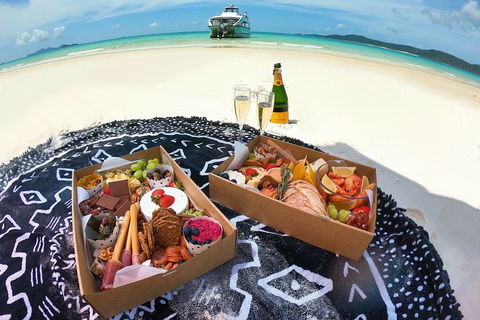 Reef & Whitehaven Landing - Accommodation Bookings 2