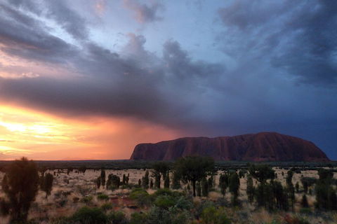 Uluru Small Group Tour Including Sunset - Accommodation Bookings 4