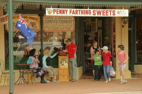 2-Day Wave Rock, York, Wildflowers & Aboriginal Experience - Accommodation Bookings 4